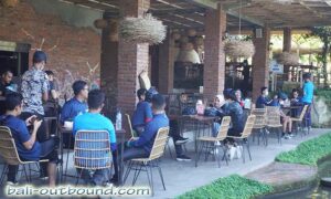 Bersepeda sambil ngopi di Tegalalang