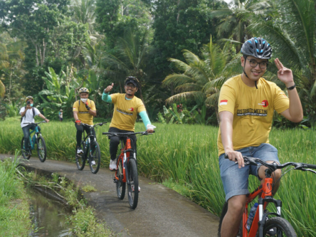 bersepeda di Ubud