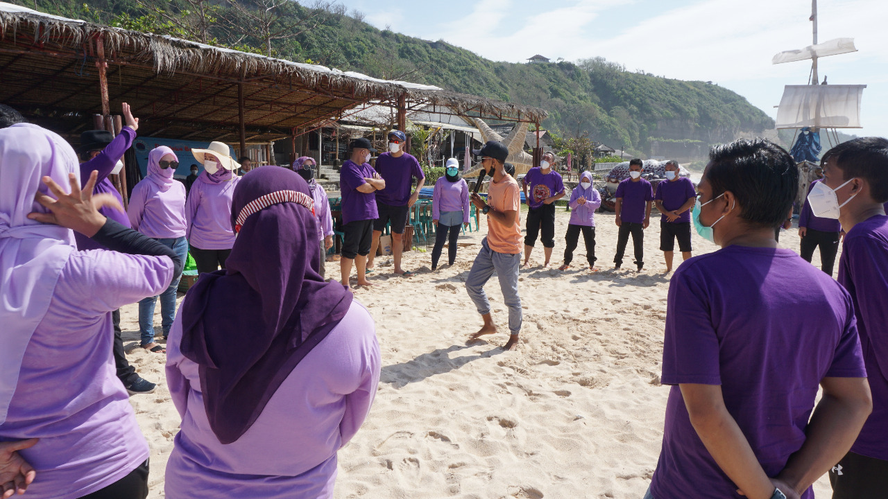 outbound di Pantai Pandawa