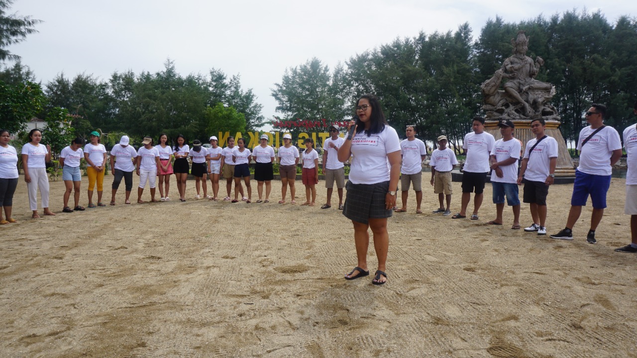 Team building pantai Sanur