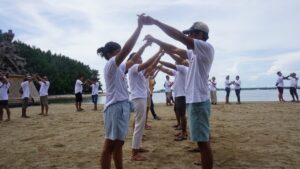 Team building pantai Sanur