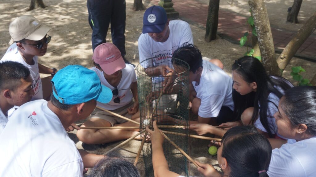Team building pantai Sanur
