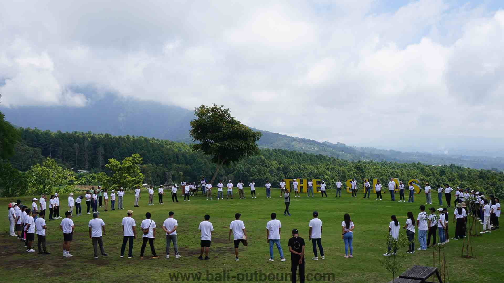 Ice Brekking di Bedugul