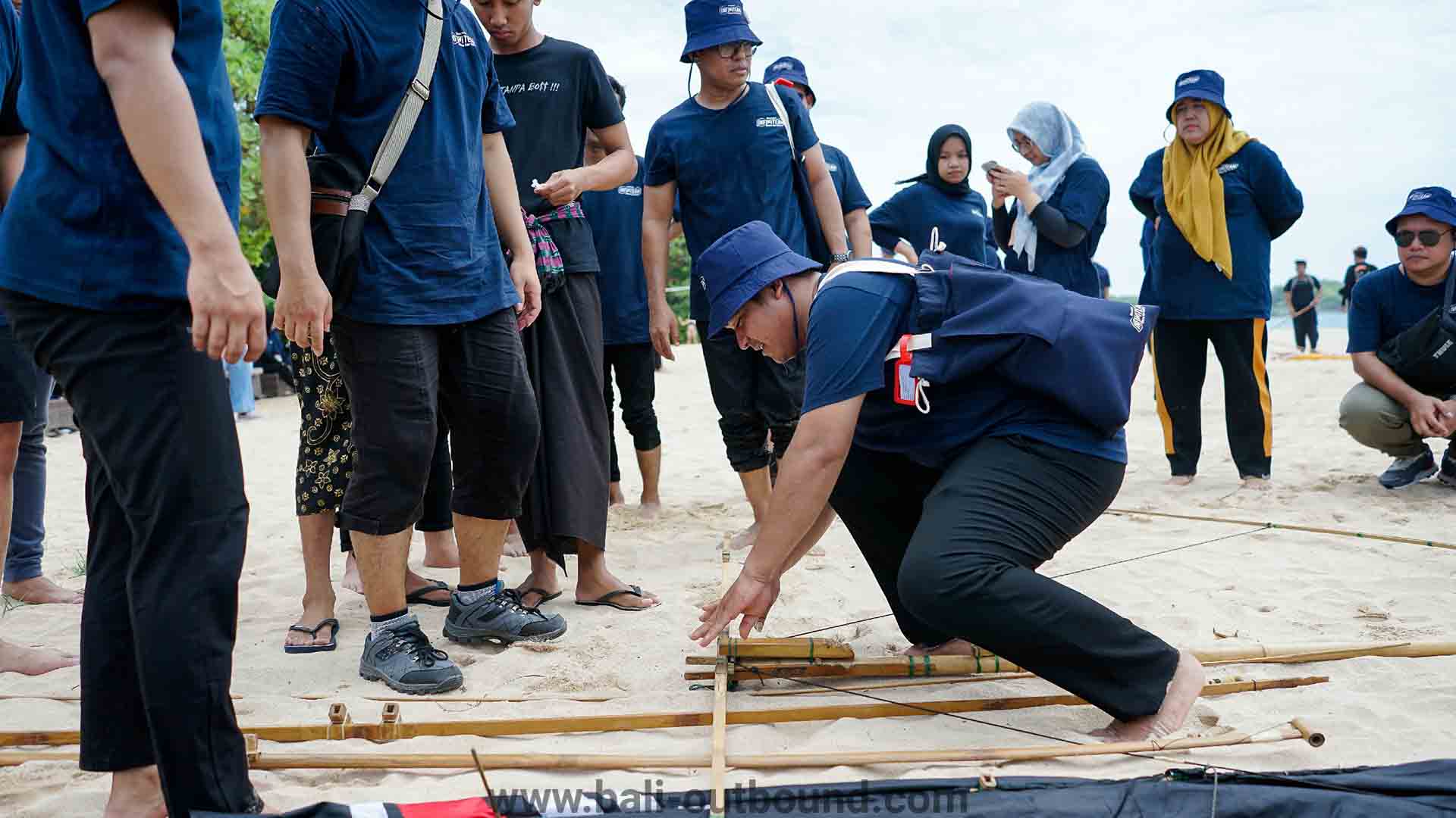 Merakit Layangan