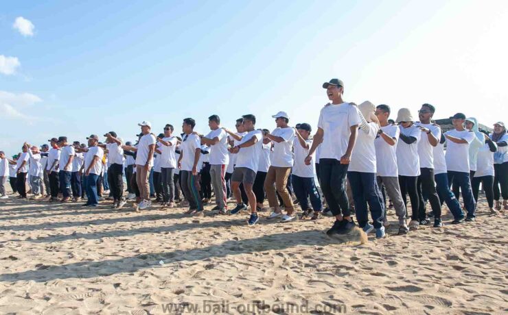 Gathering outbound perusahaan di Jimbaran dengan pemandangan sunset menawan