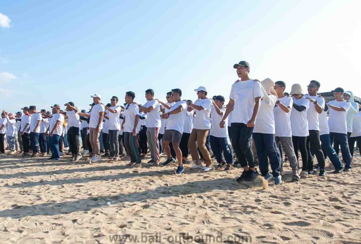 Gathering outbound perusahaan di Jimbaran dengan pemandangan sunset menawan