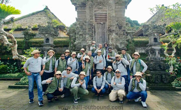 Gathering outbound perusahaan di Desa Penglipuran Bali dengan nuansa budaya lokal