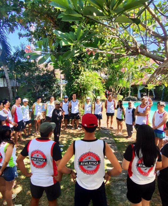 Kegiatan outbound perusahaan di Bali untuk membangun kekompakan tim