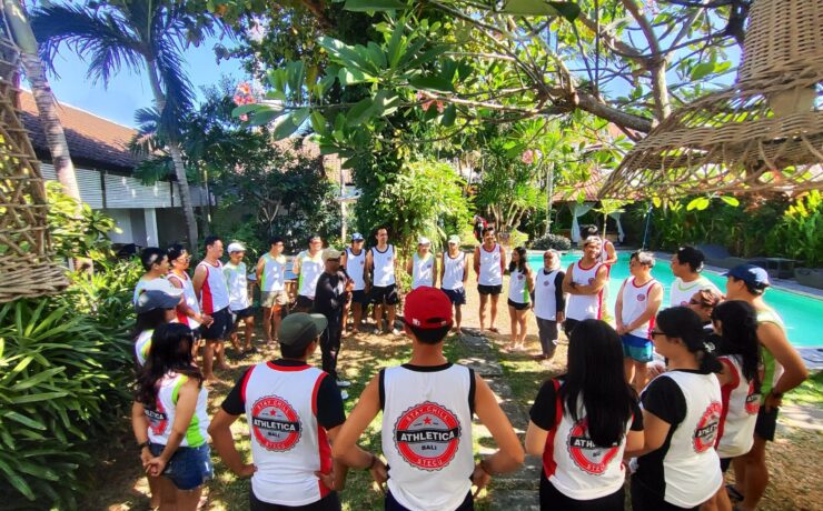 Kegiatan outbound perusahaan di Bali untuk membangun kekompakan tim